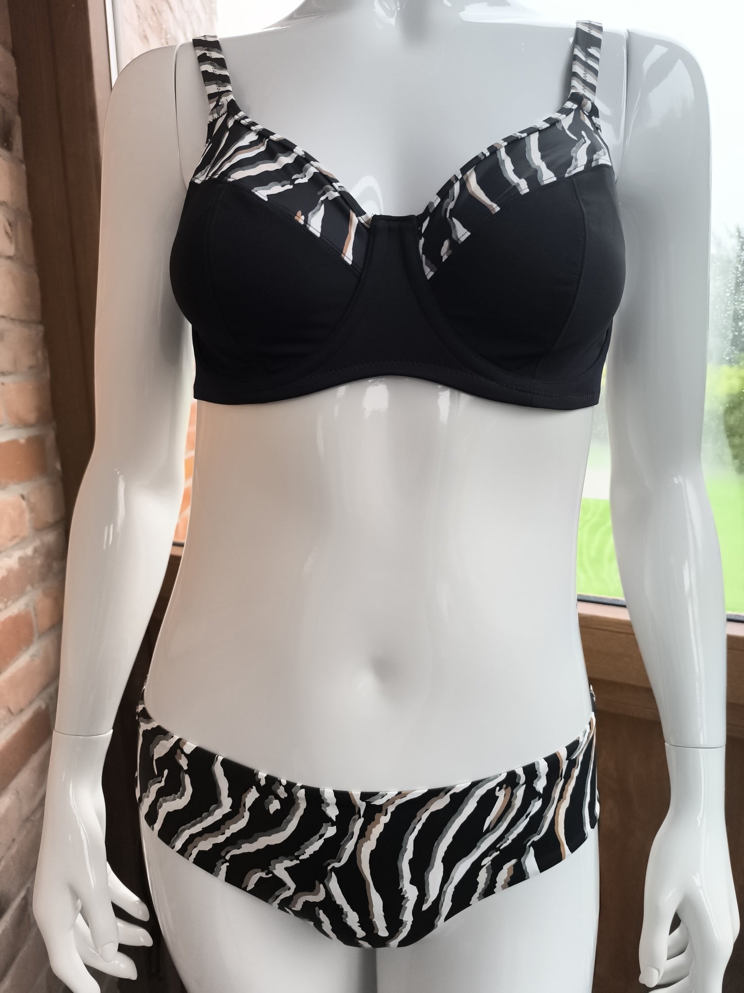 Triumph Charm Elegance 2.0 W 02 maudymosi liemenėlė .
